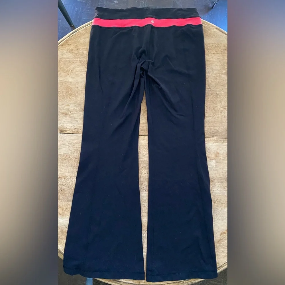 Lululemon Women’s Sz 12 Groove‎ Pant in Black/Bloom Juice